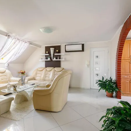 Apartamento Gabor By Interhome